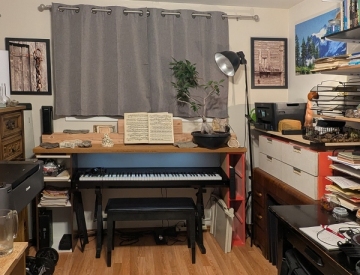 Piano-in-library